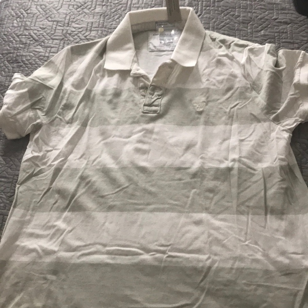 Never worn American Eagle collared shirt